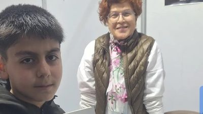 Rize’de düzenlenen 3. Rize Kitap Fuarı, yazarlarla okurları buluşturmaya devam