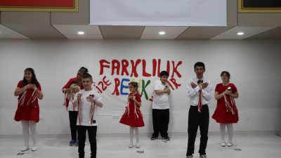 Kemalpaşa’da ilçe Milli Eğitim Müdürlüğü tarafından Engelliler Haftası programı düzenlendi.