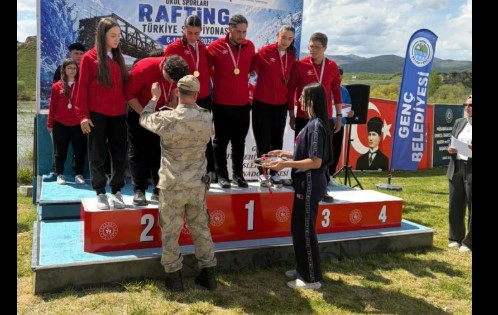 Güneysu, Bingöl’de düzenlenen Okul Sporları Gençler Rafting Türkiye Şampiyonası’nda elde