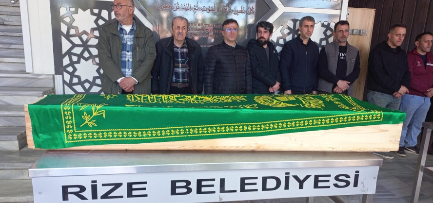 Rize’nin Atmeydanı Mahallesi sakinlerinden, Doğuş Çay’dan emekli Mahmut Tatoğlu, 69