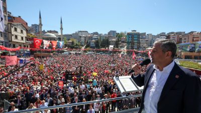 CHP Genel Başkanı Özgür Özel, çayın kilogram fiyatının 40 lira