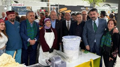 Ankara Rize Günleri üçüncü gününde kültürel ve sanatlar etkinliklerle sürüyor.