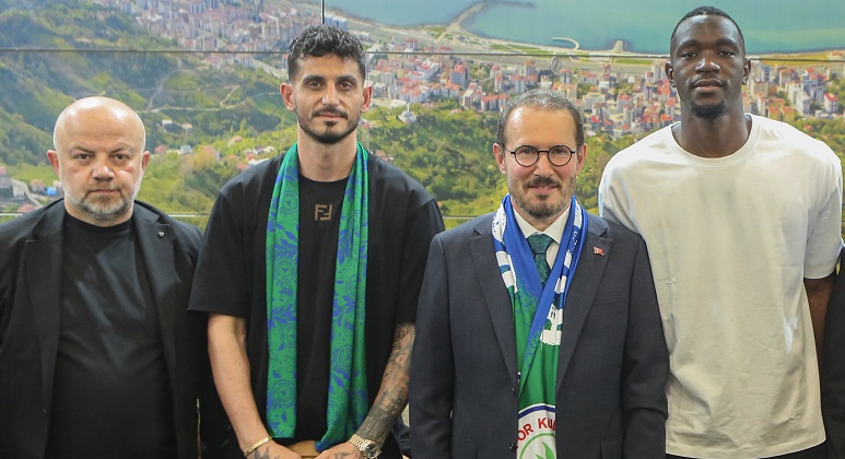 Çaykur Rizespor futbolcuları Samet Akaydın, Taha Şahin ve kaleci Yahia