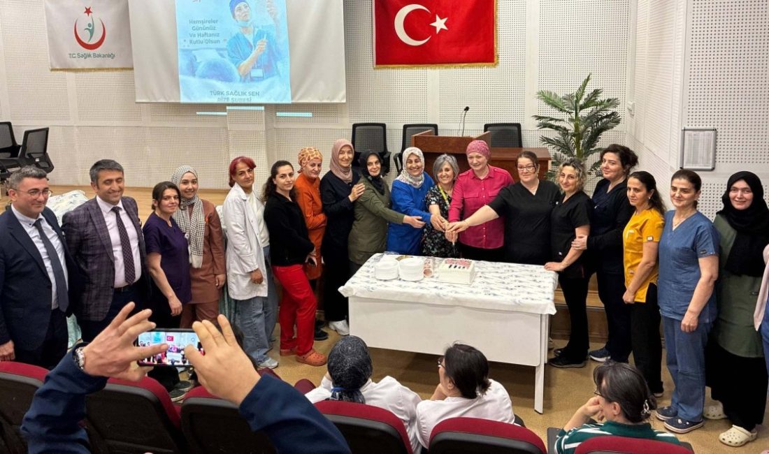 Rize’de, 12 Mayıs Hemşireler Günü ve Hemşireler Haftası dolayısıyla düzenlenen