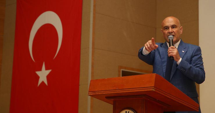 Turhan Çömez, Rize’de partisinin düzenlediği program kapsamında partililerle bir araya