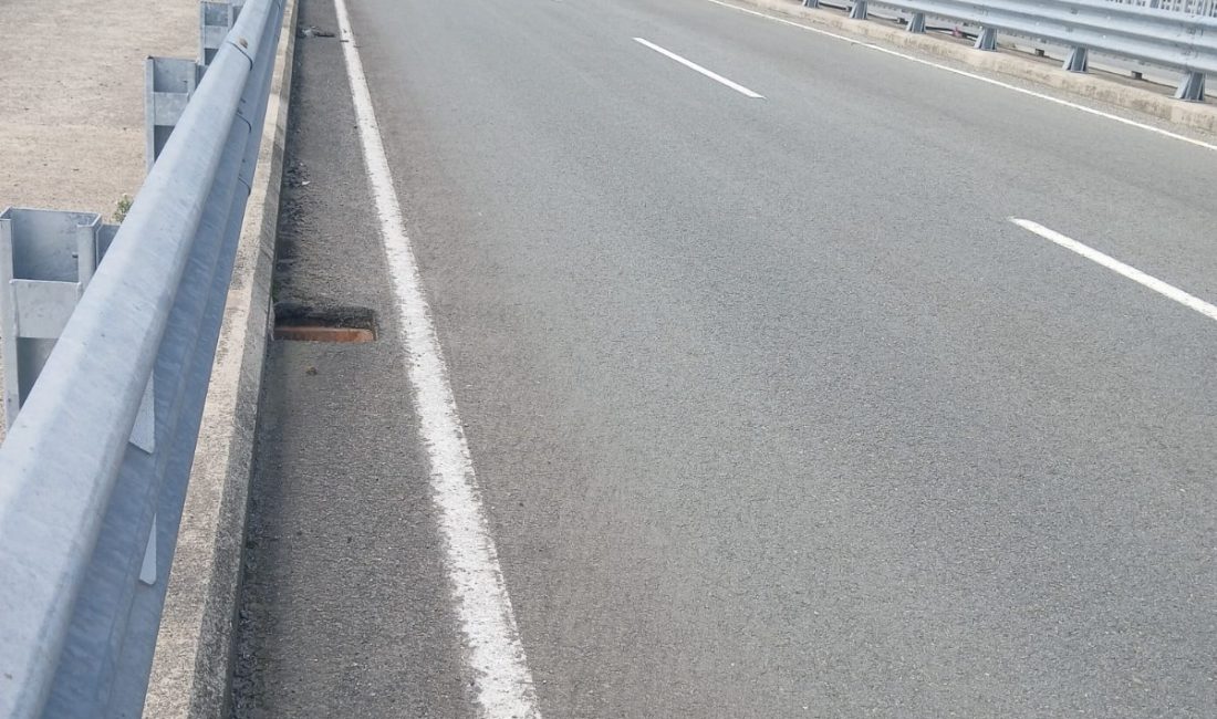 RİZE-PEHLİVANTAŞINDA HIRSIZLAR VİYADÜK MAZGALLARINI SÖKÜP GÖTÜRÜYOR.