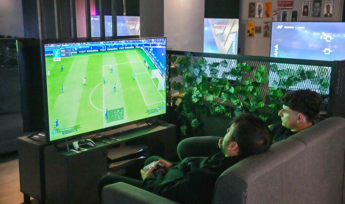 RİBEGEM 10. Yıl Gençlik Şöleni kapsamında düzenlenen PlayStation Turnuvası gençlerin