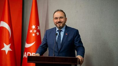Saadet Partisi İyidere ilçe Başkanı Mustafa Aydın Kartal, yaş çay