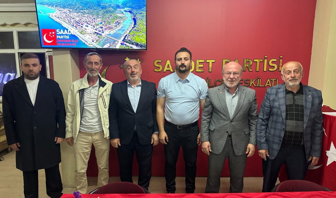 Saadet Partisi Ardeşen İlçe Başkanlığı’nda görev değişimi yaşandı. Yaklaşık 4