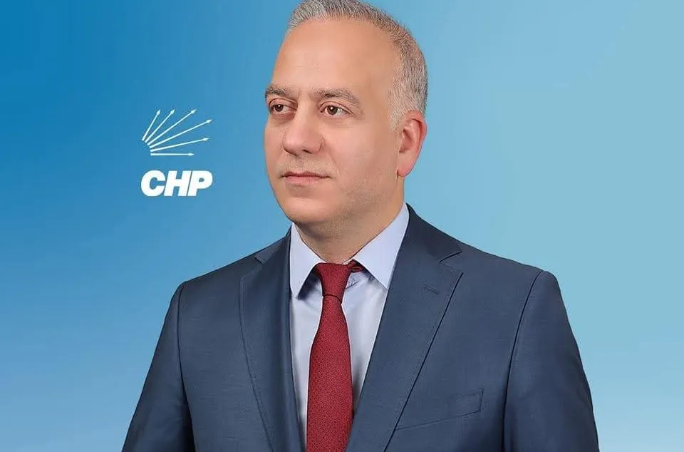 Gemi Su Aldı Ayrılma Zamanı Geldi. Geminin Batmasını Bekleyemem