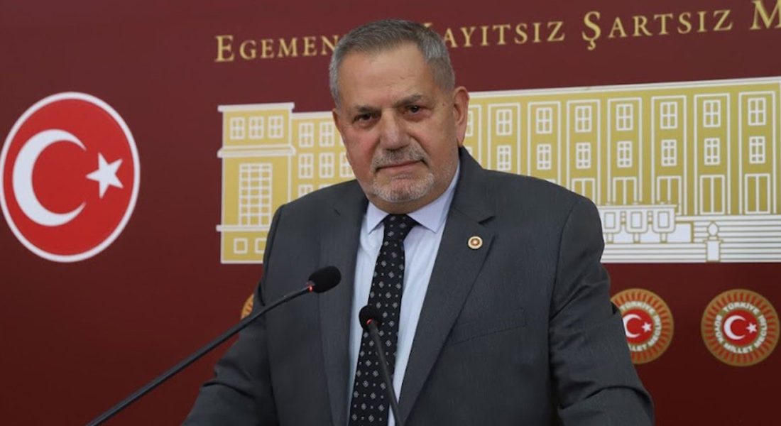 CHP Rize Milletvekili Tahsin Ocaklı'nın da aralarında bulunduğu 10 milletvekiline