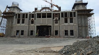 Rize şehir merkezinde viyadük altındaki yaya geçişlerinin Karayolları tarafından kapatılması,