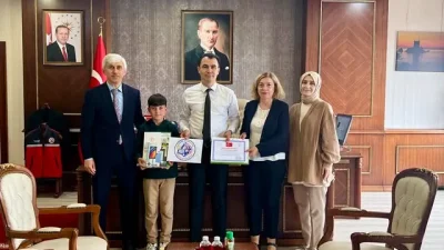 Rize'nin Pazar ilçesinde logo tasarımı yarışmasında elde ettiği Türkiye ikinciliğiyle
