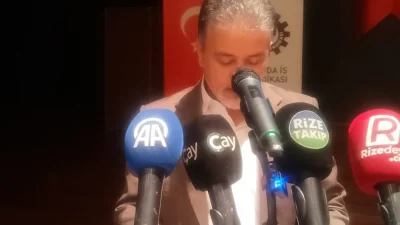 Öz Gıda-İş Sendikası Genel Başkanı Ramazan Gülpolat, Rize'de gerçekleştirilen Öz