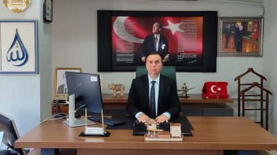 Günümüzde liderlik meselesi çok yanlış tartışılıyor. Bugün makam sahibi olmakla