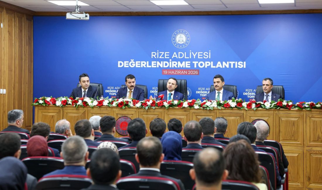 Rize programı kapsamında Rize'de bulunan Adalet Bakanı  Akın Gürlek,