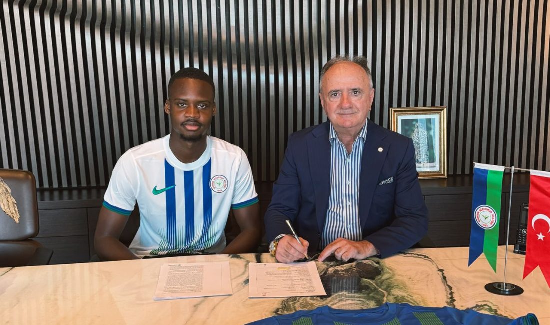 Çaykur Rizespor Siaka Bakayoko ile 3 yıllık anlaşma imzaladı.