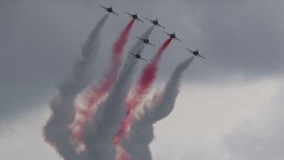 Türk Hava Kuvvetleri'nin dünyaca ünlü akrobasi timi Türk Yıldızları, Arhavi