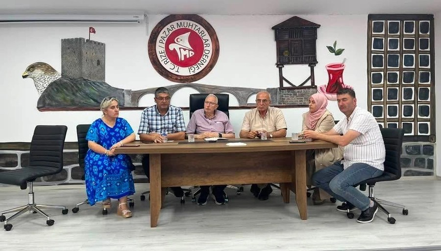 Pazar'da Çay Masaya Yatırıldı: ÇAYKUR, Muhtarlar ve Ziraat Odası Bir