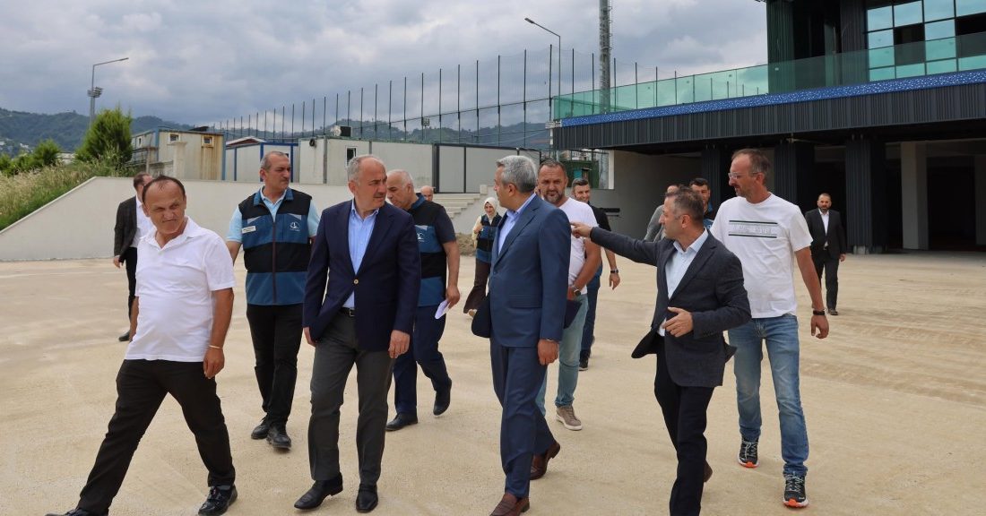 Rize Merkez ilçede, Şenol Birol Futbol Sahası’nın hemen yanındaki 15