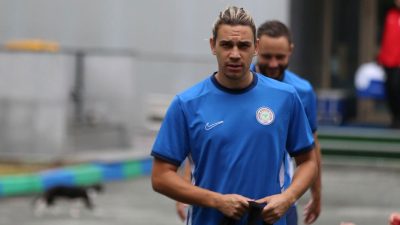 Çaykur Rizespor'un tecrübeli orta saha oyuncusu Taylan Antalyalı, yeni sezon