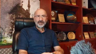 Hiç kuşkusuz, yaş  çay üreticisinin kendini yüksek sesle savunmasının