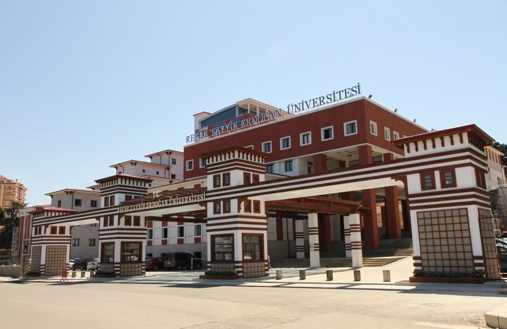 Recep Tayyip Erdoğan Üniversitesi (RTEÜ) Rektörü Prof. Dr. Yusuf Yılmaz,