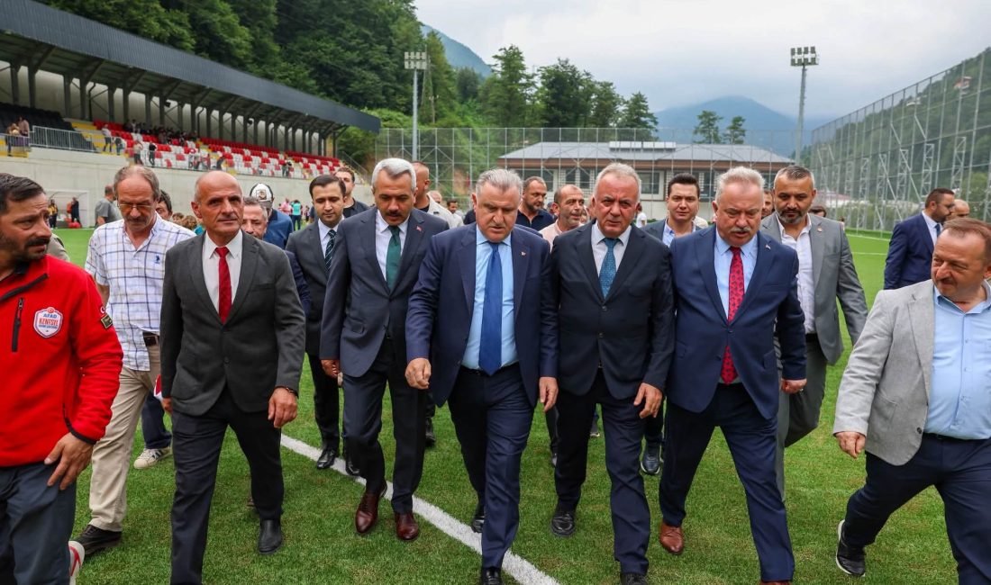 Gençlik ve Spor Bakanı Osman Aşkın Bak ile Vali İhsan