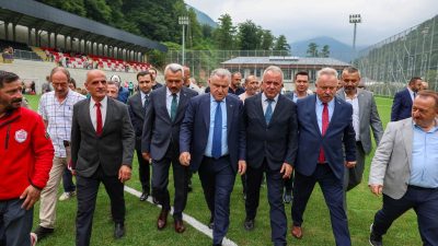 Gençlik ve Spor Bakanı Osman Aşkın Bak ile Vali İhsan