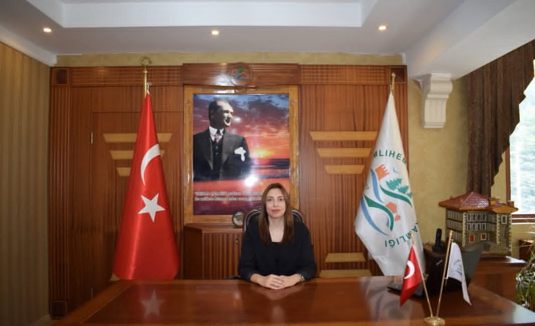 İlçenin İlk Kadın Kaymakamı Gizem Çiçek Göreve Başladı