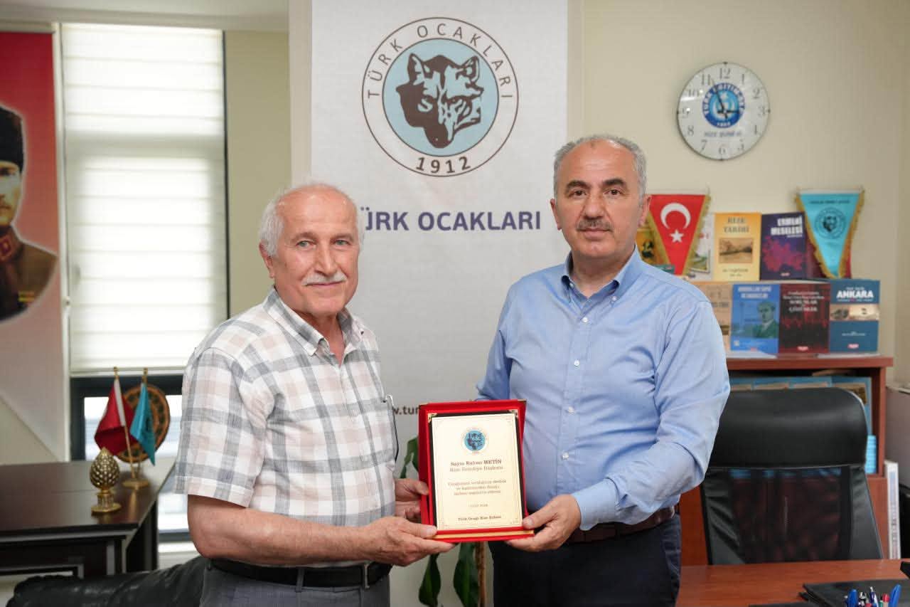 AVM ÇARŞIDA YENİ YERİNE TAŞINAN RİZE ŞUBESİNİ BELEDİYE BAŞKANI RAHMİ