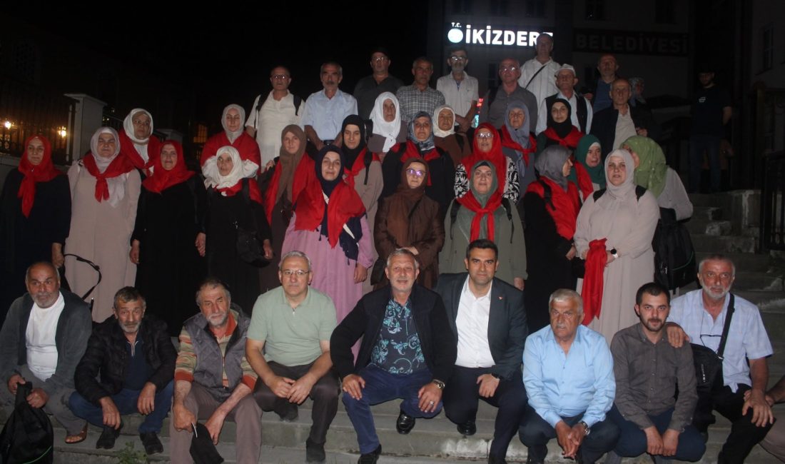 İKİZDEREDEN KAYMAKAM İLE BİRLİKTE 70 KİŞİ UMRE İÇİN MEKKE’YE GİTTİ