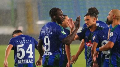Çaykur Rizespor-Konyaspor Maçında İlginç Detay: İki Teknik Direktör de Tribünde