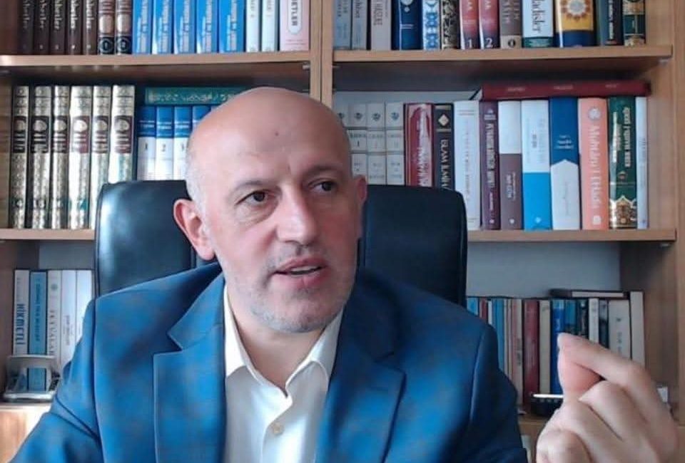 Çocuk yetiştirmek, yalnızca ona neyin doğru neyin yanlış olduğunu anlatmak