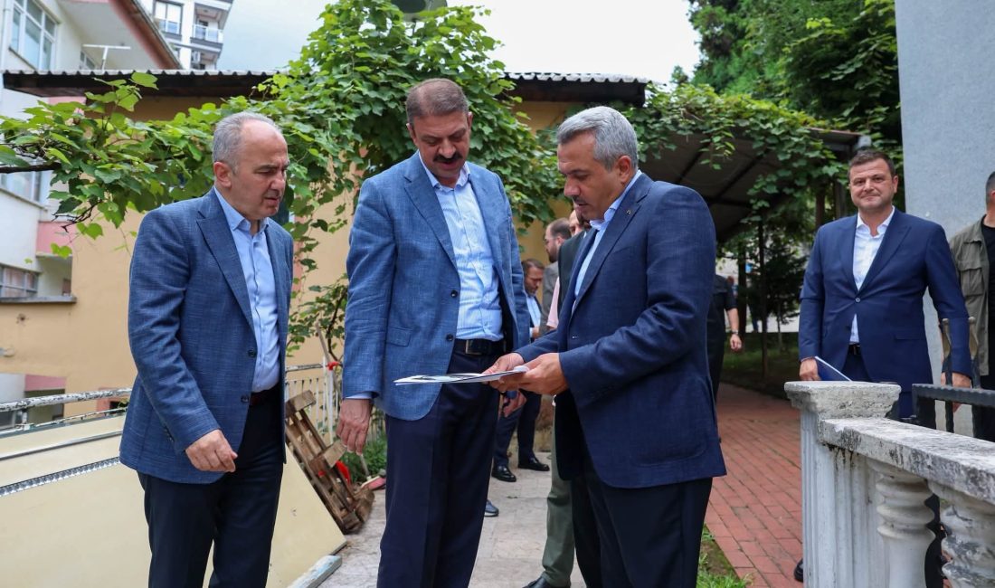 Vali İhsan Selim Baydaş, Vakıflar Genel Müdürü Sinan Aksu ve