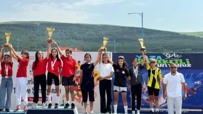 Rize’nin Çamlıhemşin ilçesinden genç kayakçılar, Ardahan’da düzenlenen Anadolu Yıldızlar Ligi