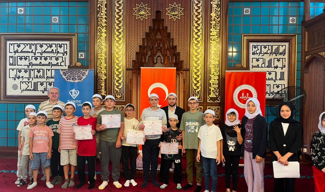 MERKEZ CAMİSİNDEKİ YAZ KURSUNA 80 ÖĞRENCİ KATILDI