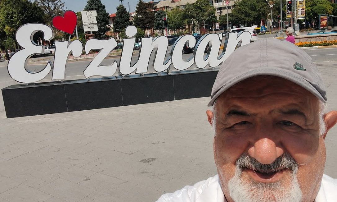 FETHİ KARADENİZ Bazı eserler vardır; yalnızca taş, toprak, boya ve