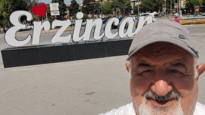 FETHİ KARADENİZ Bazı eserler vardır; yalnızca taş, toprak, boya ve