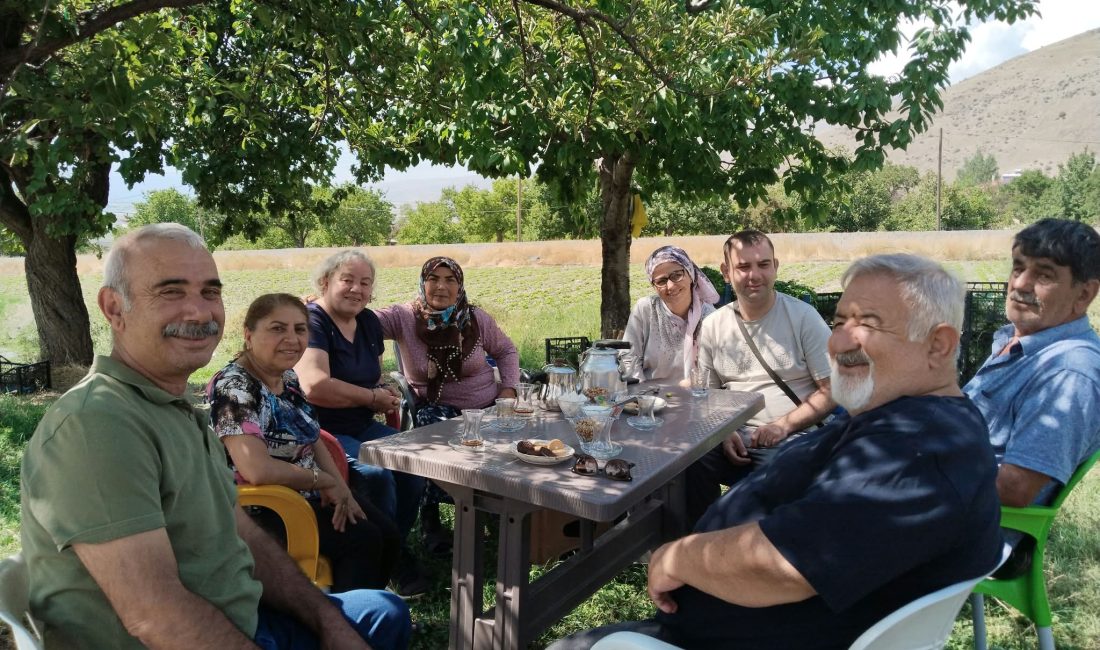 Fethi KARADENİZ &nbsp; Bazı köylerin hikâyesi vardır; toprağından, suyundan, insanından