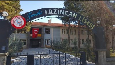 ERZİNCAN LİSESİ: DÜNDEN BUGÜNE BİR ŞEHRİN HAFIZASI Fethi KARADENİZ Emekli