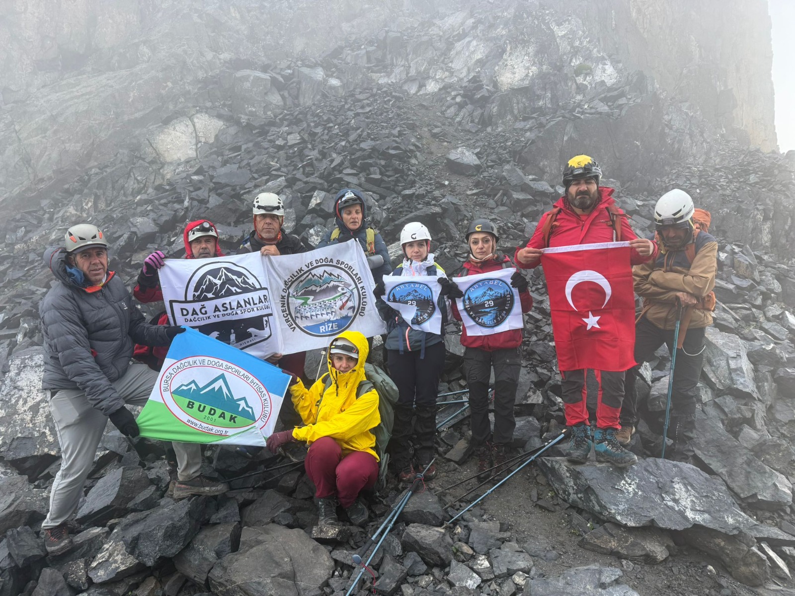 30 Ağustos Bayramı anısına Kaçkar Dağı Kuzey Rota tırmanışı yapıldı.