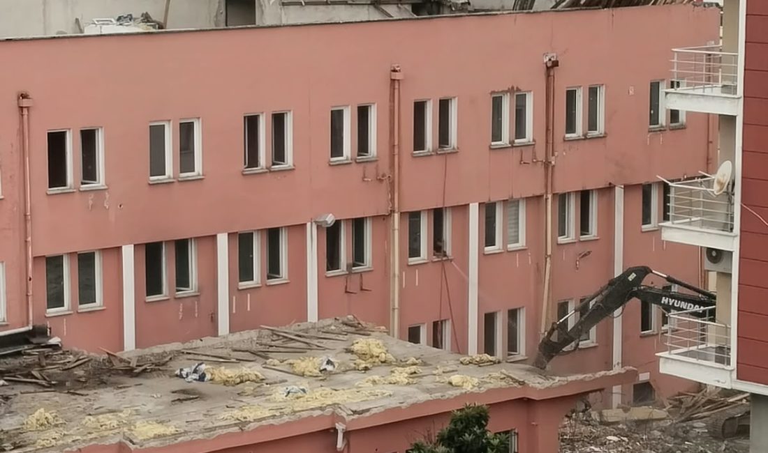 Eski hastane tarihe karışıyor… Gözler şimdi yerine yapılacak sağlık tesisinde