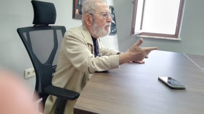 Rizeli ilahiyatçı, yazar ve emekli imam hatip Ali Rıza Demircan,