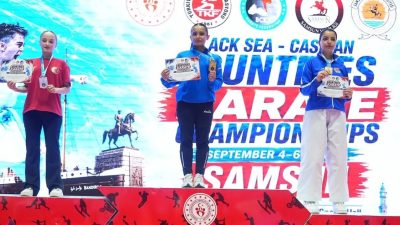 Rizeli karate antrenörü Osman Sadıkoğlu’nun öğrencisi Sevil Karasüleyman, Samsun’da düzenlenen