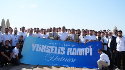 Saadet Partisi Gençlik Kolları, Balıkesir’in Edremit ilçesinde düzenlediği "2026 Yükseliş