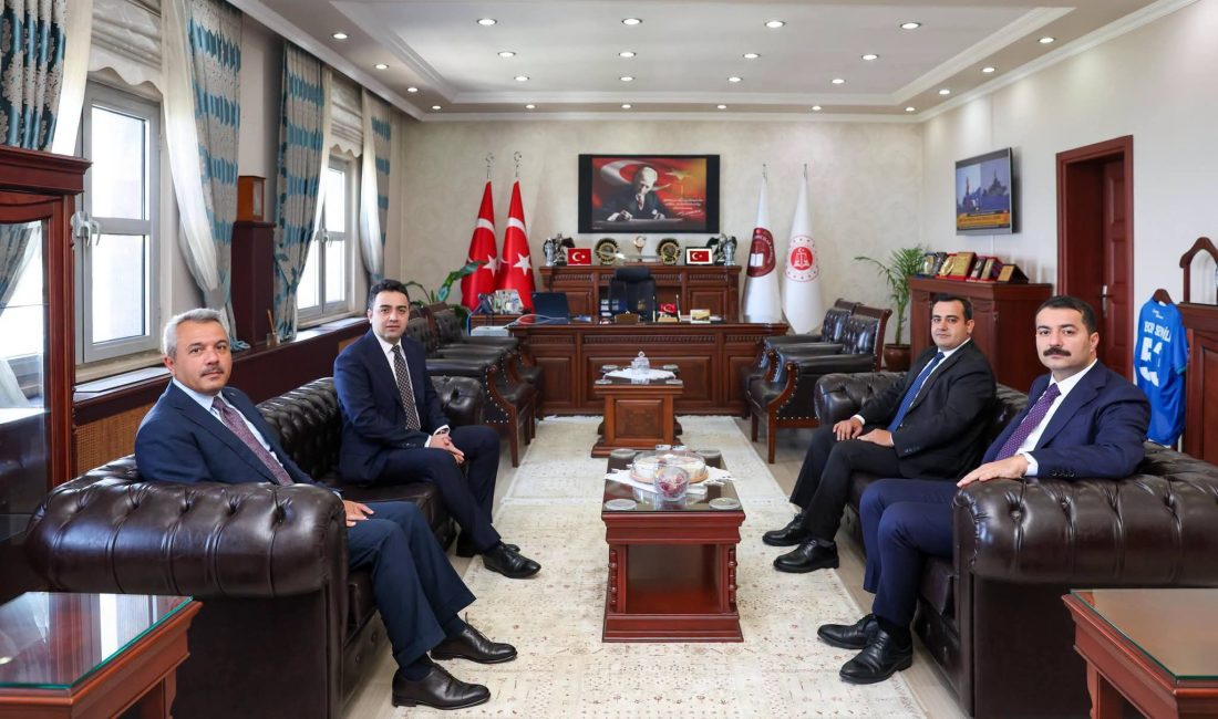 Vali Baydaş, Adli Yıl açılışı dolayısıyla Rize Adliyesini ziyaret etti.