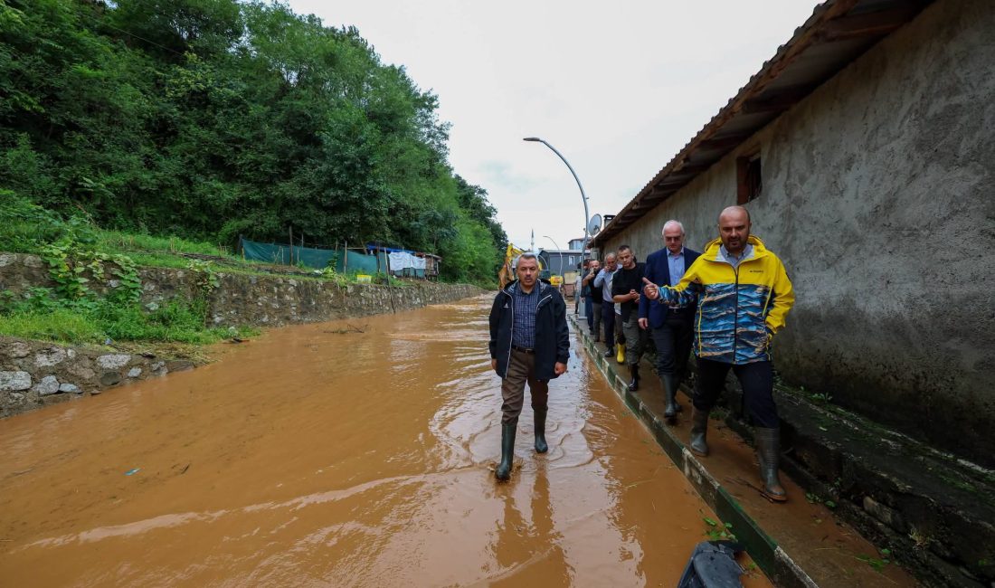 Rize genelinde etkisini artıran şiddetli yağışlar nedeniyle ulaşımda ve günlük