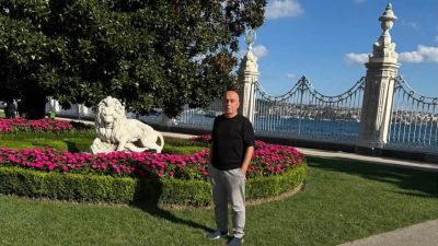 ADNAN ONAY &nbsp; Osmanlı Devletinin son dönemlerinde yapılan saraylara harcanan