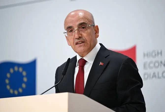 ADNAN ONAY &nbsp; Ekonominin iyi yönetilmediğine dair geçmişte birkaç yazı